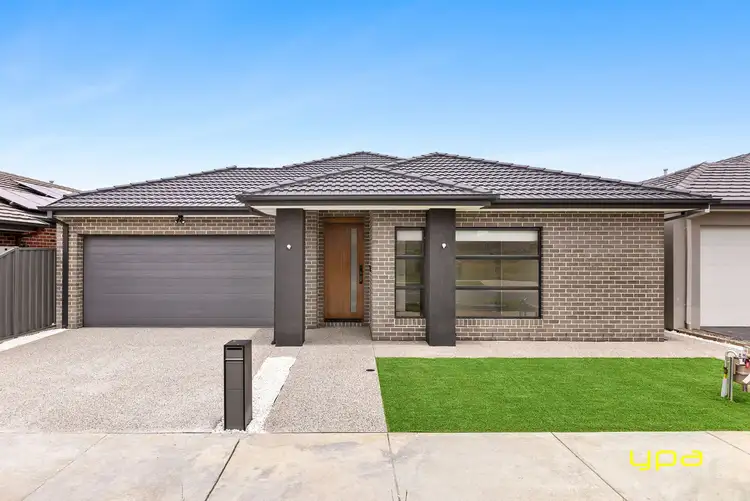 8 Pembrokeshire Loop, Clyde VIC 3978