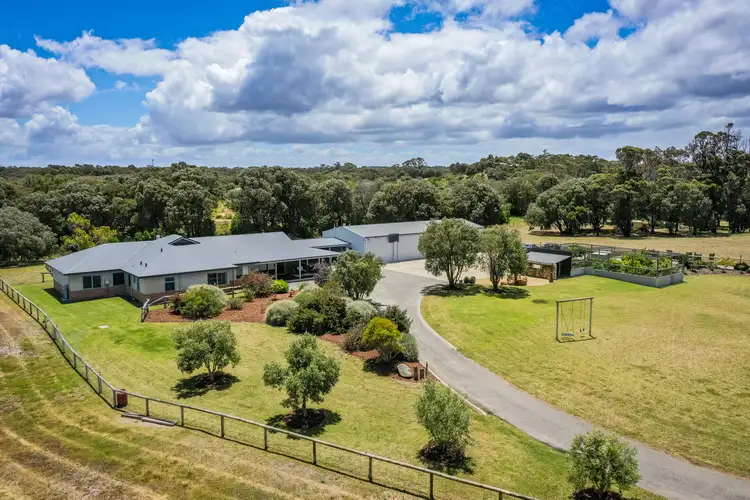 92 Home Road, Robinson WA 6330
