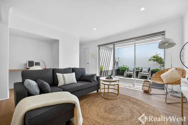 1/16 Burton Street, Cannington WA 6107