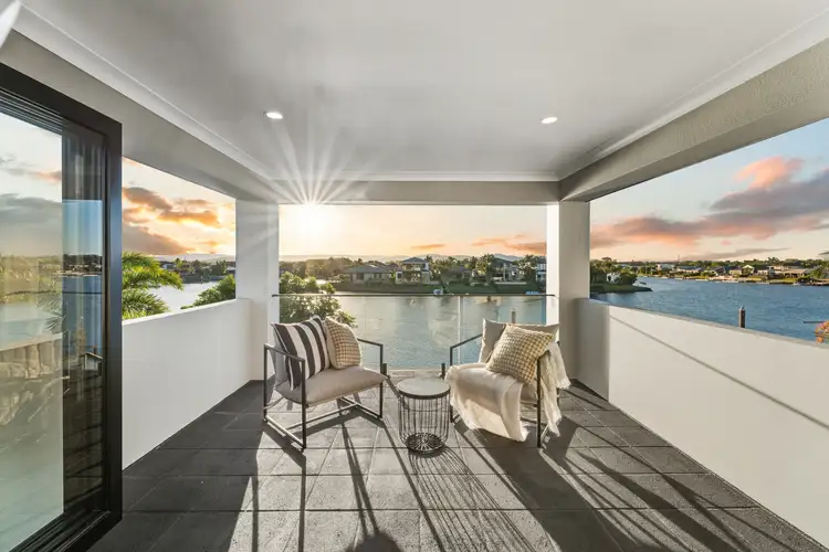 16 Saltair Grove