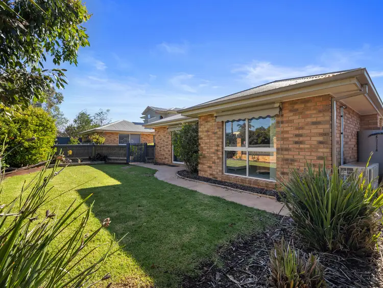 11 Fowler Grove