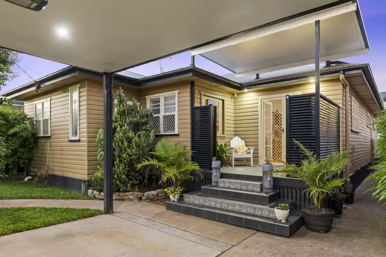 27 Warwick Street, Harristown QLD 4350