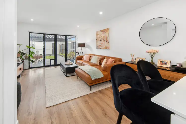 5 Iron Walk, Cranbourne VIC 3977