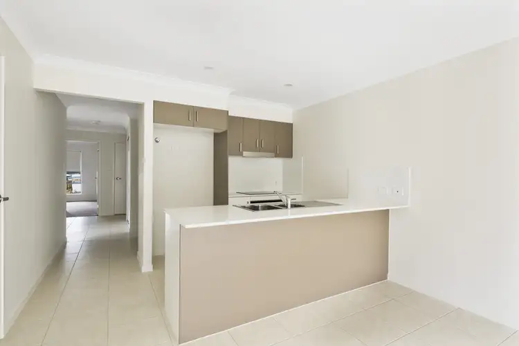 Second view of Homely unit listing, 2/15 Radcliffe Crescent, Glenvale QLD 4350