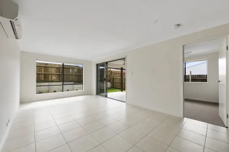 Third view of Homely unit listing, 2/15 Radcliffe Crescent, Glenvale QLD 4350