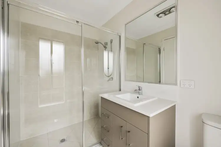 Fifth view of Homely unit listing, 2/15 Radcliffe Crescent, Glenvale QLD 4350