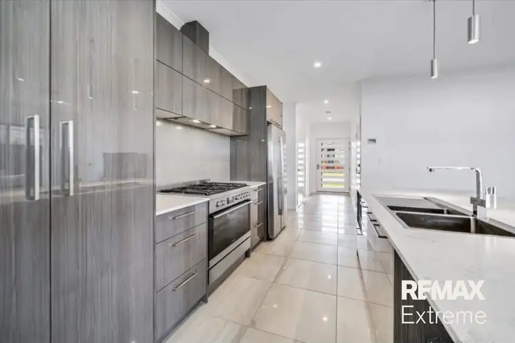 Fifth view of Homely house listing, 2 Ninu Way, Banksia Grove WA 6031