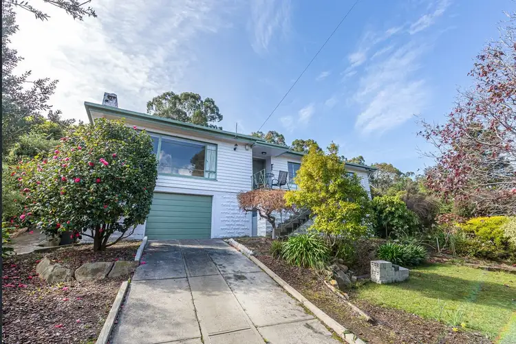 122 Karoola Road, Lindisfarne TAS 7015