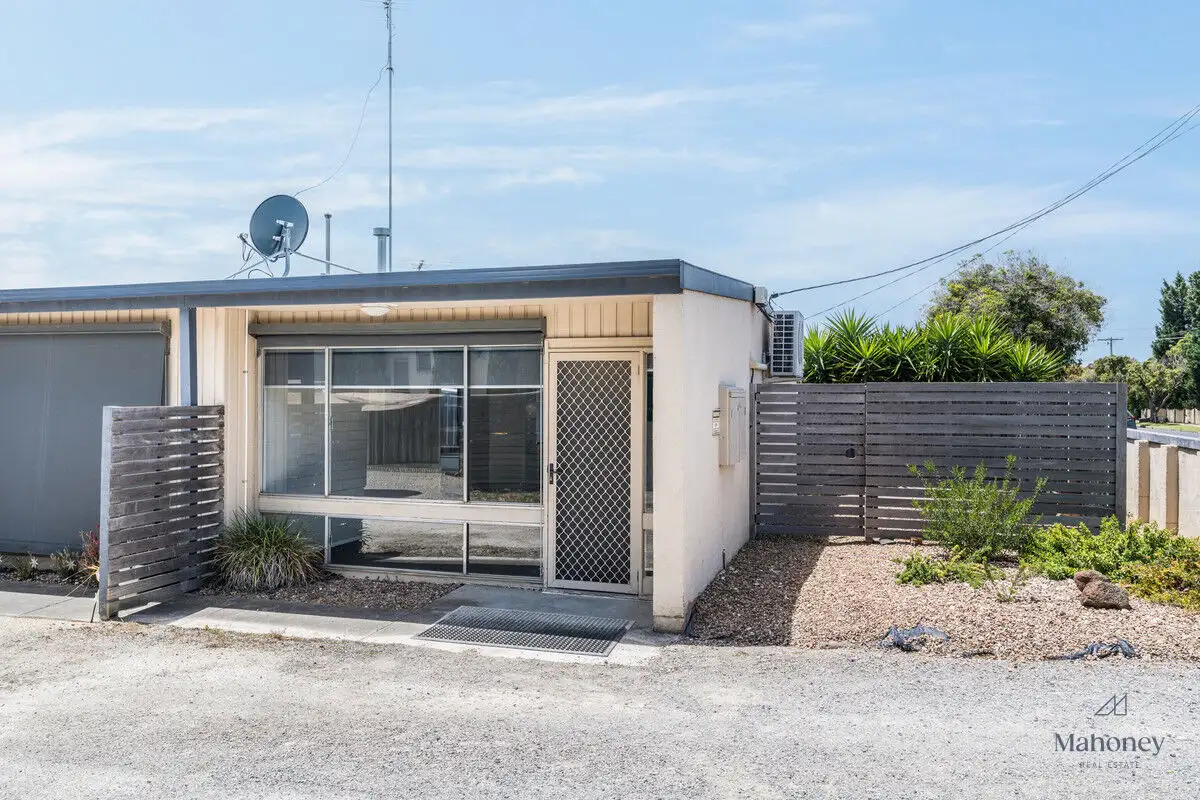 Main view of Homely unit listing, 1/18A Roslyn Road, Belmont VIC 3216