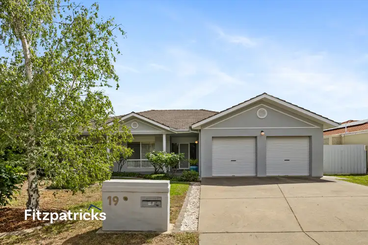 19 Lansdowne Avenue, Lake Albert NSW 2650