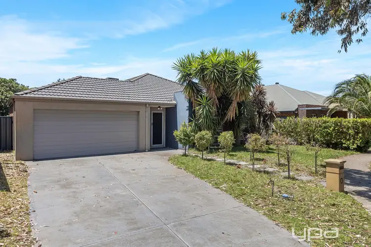 33 Melfin Drive, Hillside VIC 3037