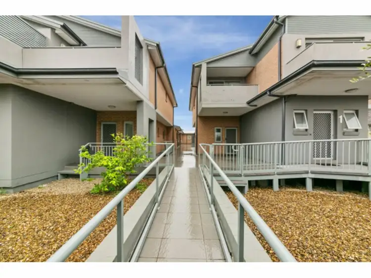 8/32 Denmark Street, Merrylands NSW 2160