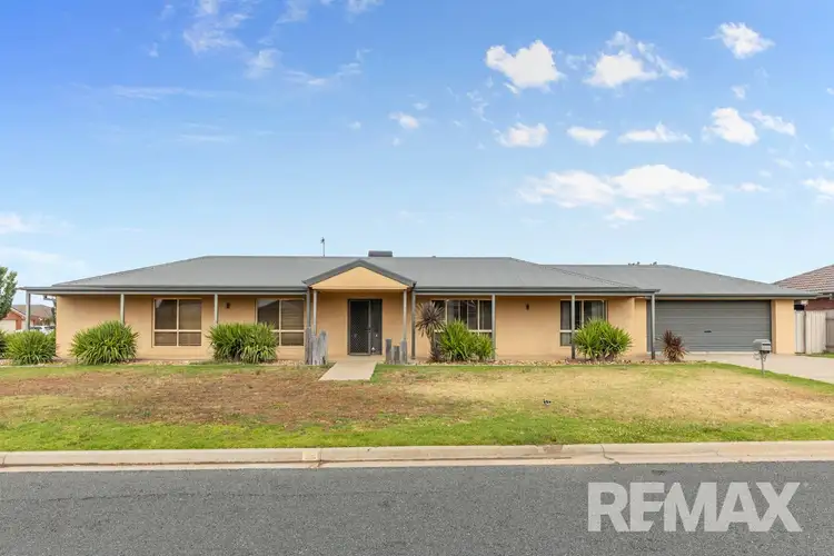 16 Womboin Crescent, Glenfield Park NSW 2650