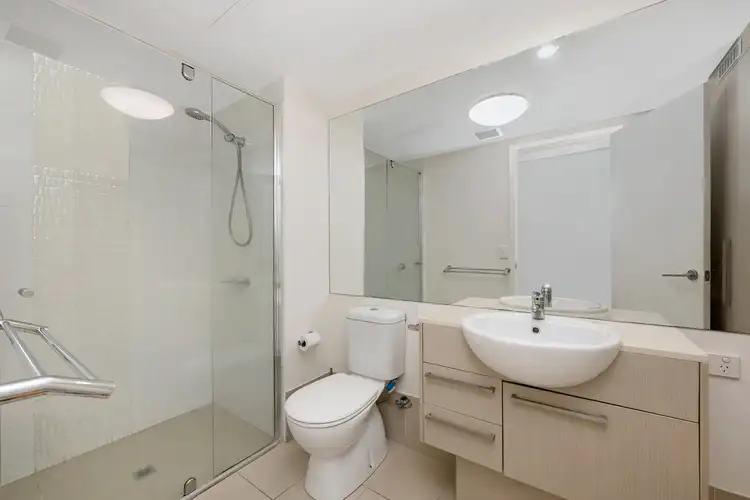 Sixth view of Homely apartment listing, 8/1-3 Kingsway Place, Townsville City QLD 4810