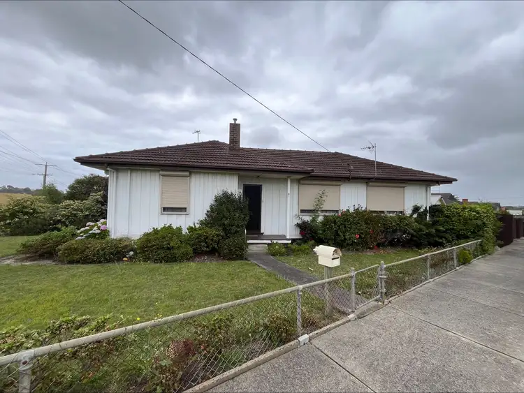 9 McNairn Road, Traralgon VIC 3844