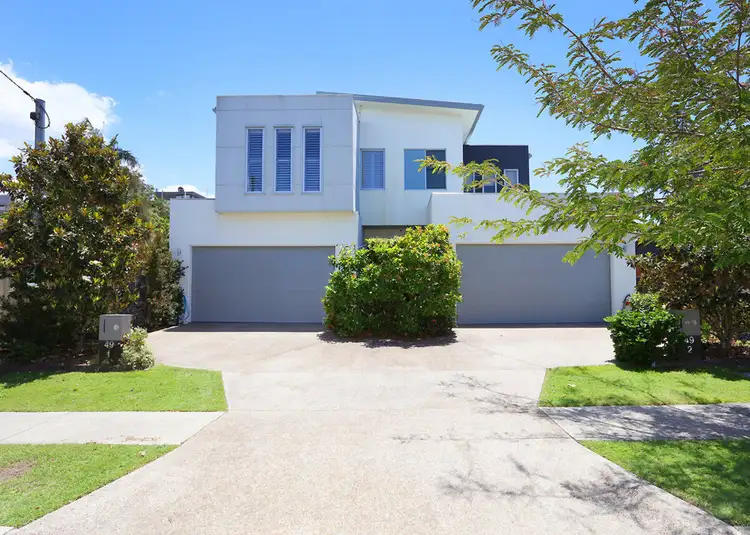 2/49 Milton Avenue, Paradise Point QLD 4216