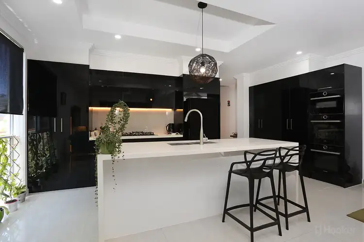 2/49 Milton Avenue, Paradise Point QLD 4216