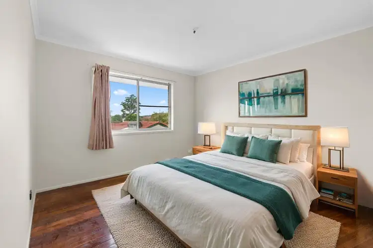 Fifth view of Homely unit listing, 4/10 Greenmeadow Road, Mansfield QLD 4122