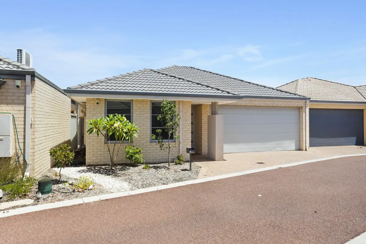 Main view of Homely house listing, 4/18 Oligantha Elbow, Banksia Grove WA 6031