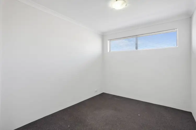 Seventh view of Homely house listing, 4/18 Oligantha Elbow, Banksia Grove WA 6031