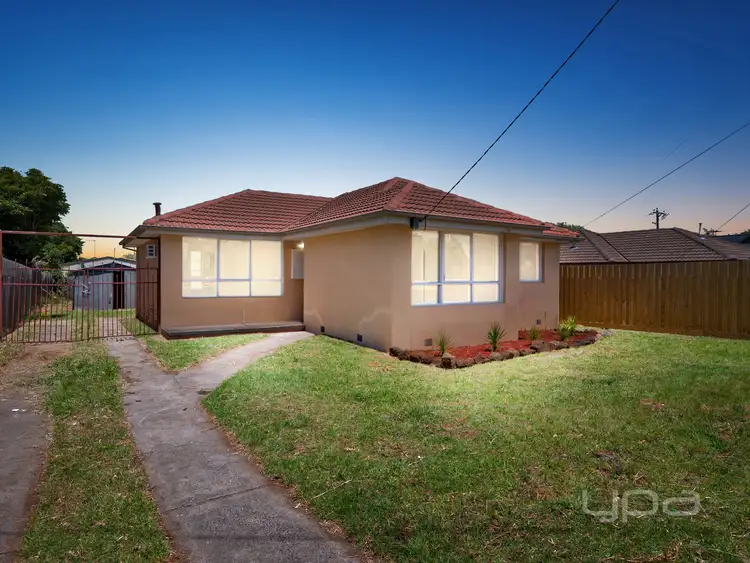 25 Falcon Drive, Melton VIC 3337