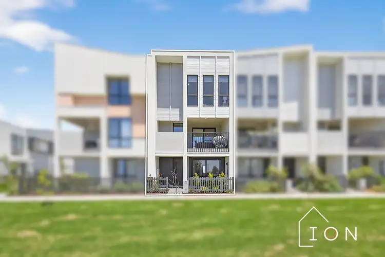 11 Ebro Walk, Cranbourne West VIC 3977