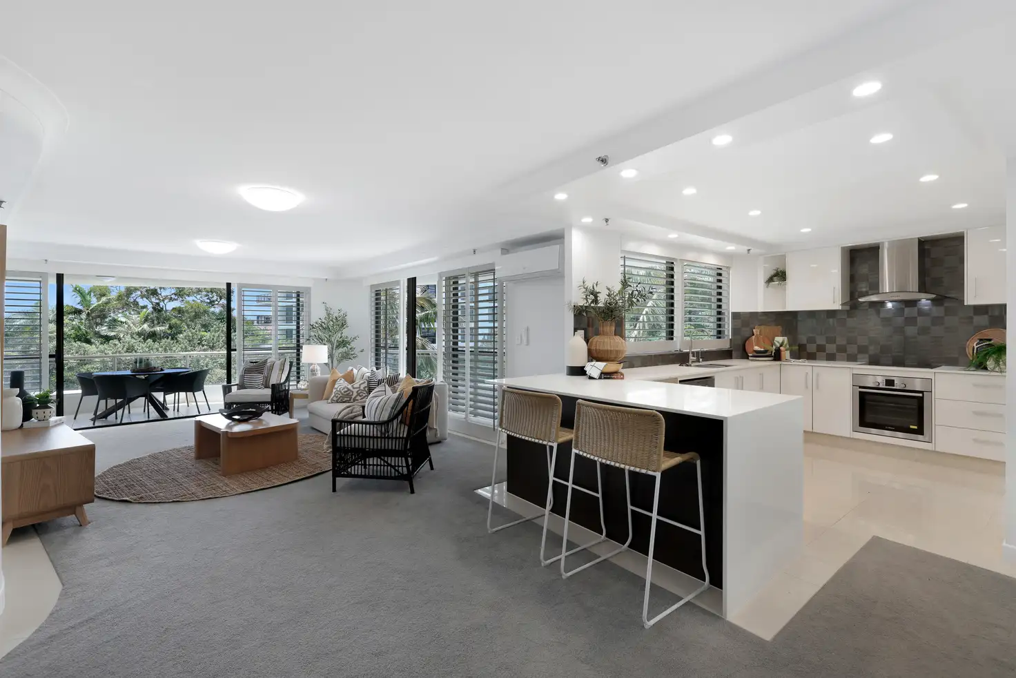 Main view of Homely apartment listing, 11/3 Cunningham Avenue, Main Beach QLD 4217