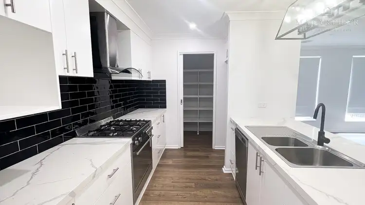 Second view of Homely house listing, 33 Paradise Drive, Gobbagombalin NSW 2650