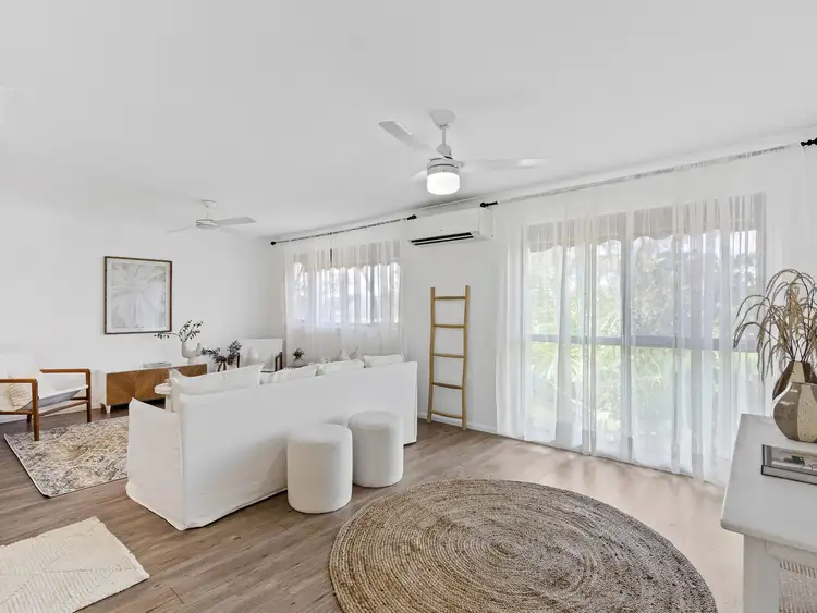 6 Crestridge Crescent