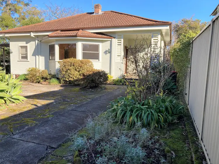 21 Raymond Road, Springwood NSW 2777