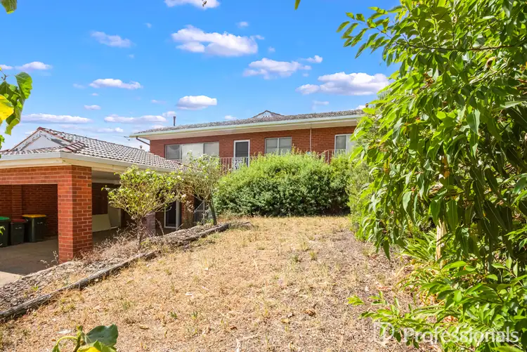 111 Simkin Crescent, Kooringal NSW 2650