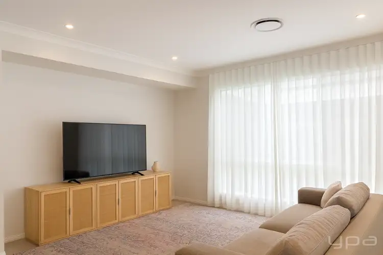 Second view of Homely house listing, 7 Suncove Court, Burleigh Heads QLD 4220