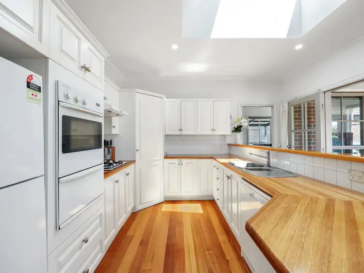 Second view of Homely house listing, 8 Roslyn Close, Warrnambool VIC 3280