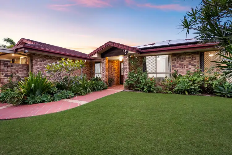 19 Greenways Esplanade, Parkinson QLD 4115