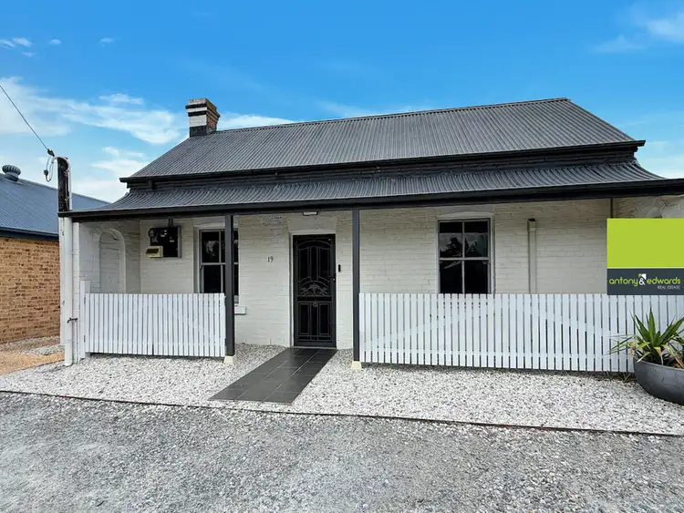 19 Taylor Street