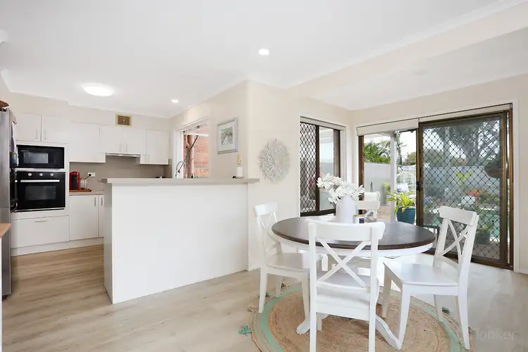 2/9 Topaz  Court, Hollywell QLD 4216