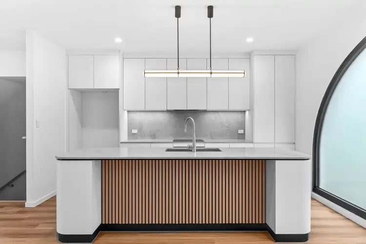 5/2-4 Waterford Court, Bundall QLD 4217