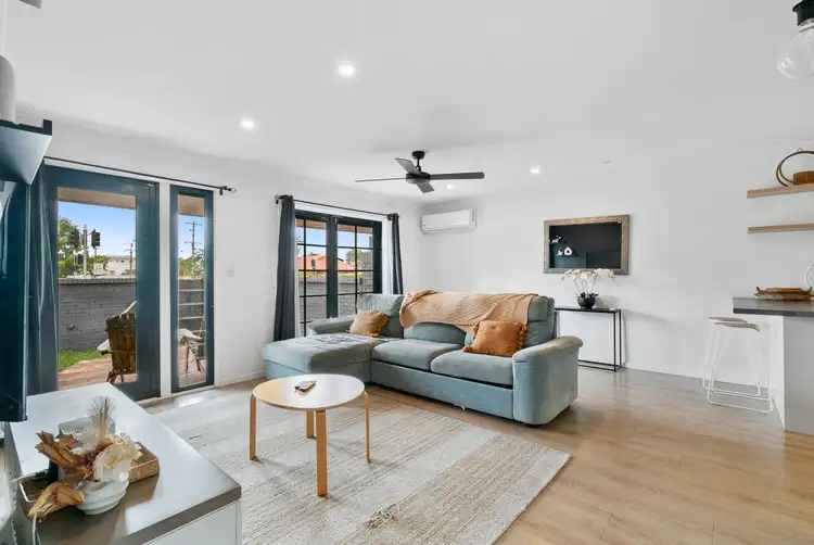 2/117 Sunshine Boulevard, Mermaid Waters QLD 4218