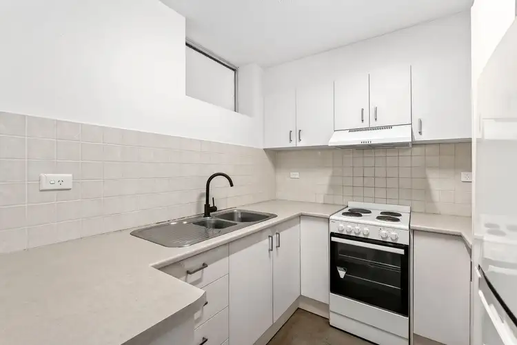 2/280 Hedges Avenue, Mermaid Beach QLD 4218