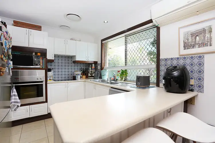 1/5 Ruth Anne Close, Labrador QLD 4215