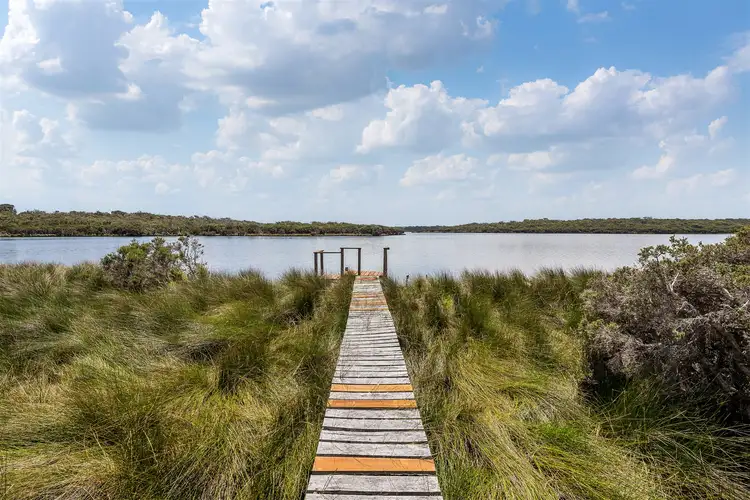 30 Sabina Drive, Molloy Island WA 6290