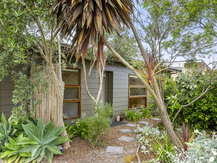 15 Johnstone Street
