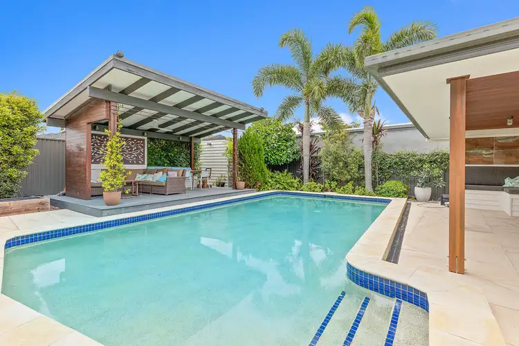 16 Aruma Avenue, Burleigh Waters QLD 4220