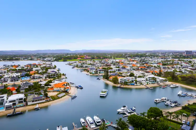 111/12 Commodore Drive, Paradise Waters QLD 4217