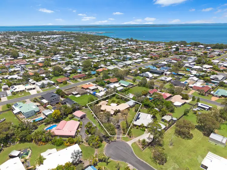 9 Lucyanne Court, Urangan QLD 4655