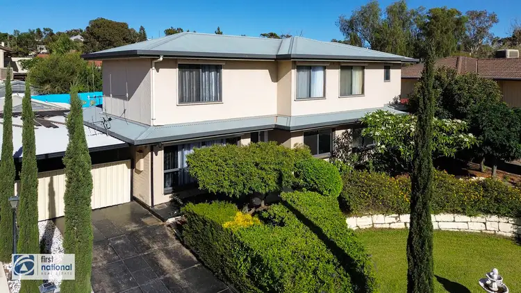 2 Naisbitt Street