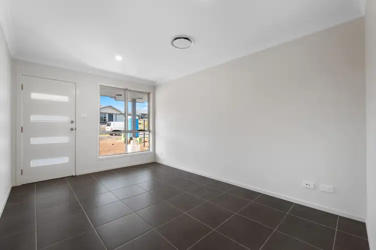 2/7 Thurlstone Street, Farley NSW 2320