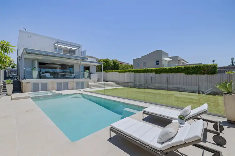 38 Pellisier Road