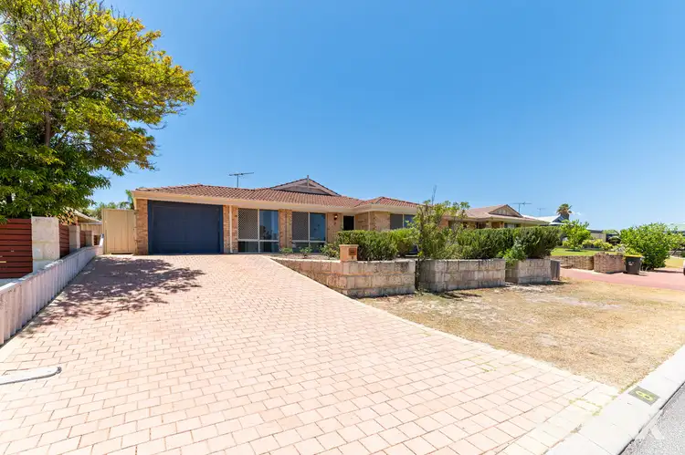 8 Wakefield Mews