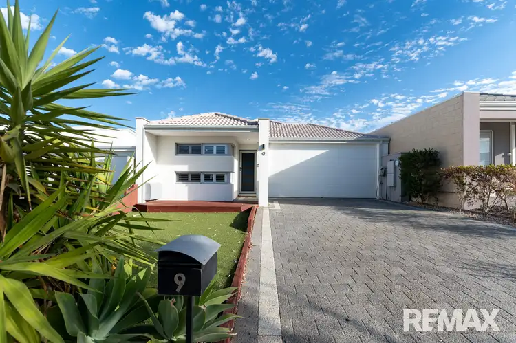 9 Sanderling Street